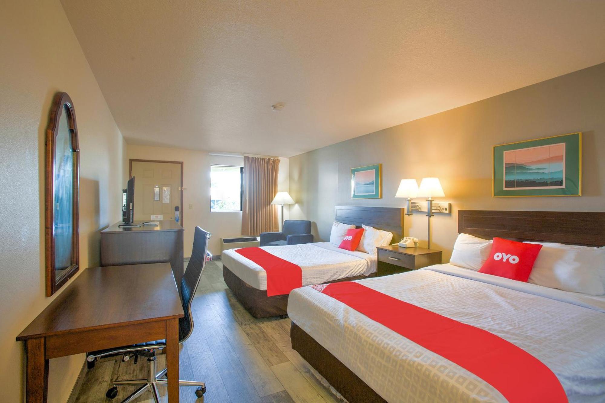 Oyo Woodland Hotel And Suites מראה חיצוני תמונה