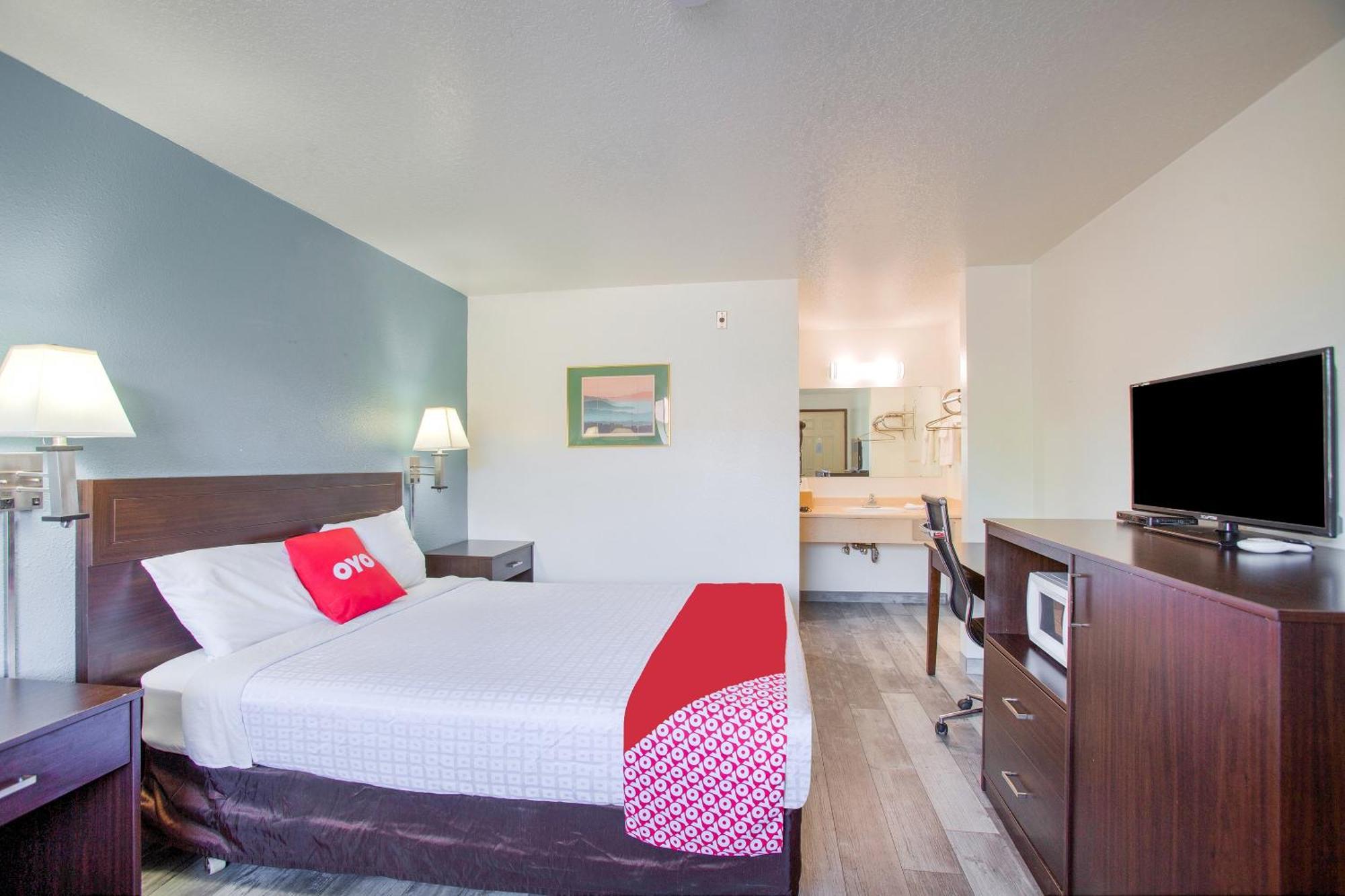 Oyo Woodland Hotel And Suites מראה חיצוני תמונה
