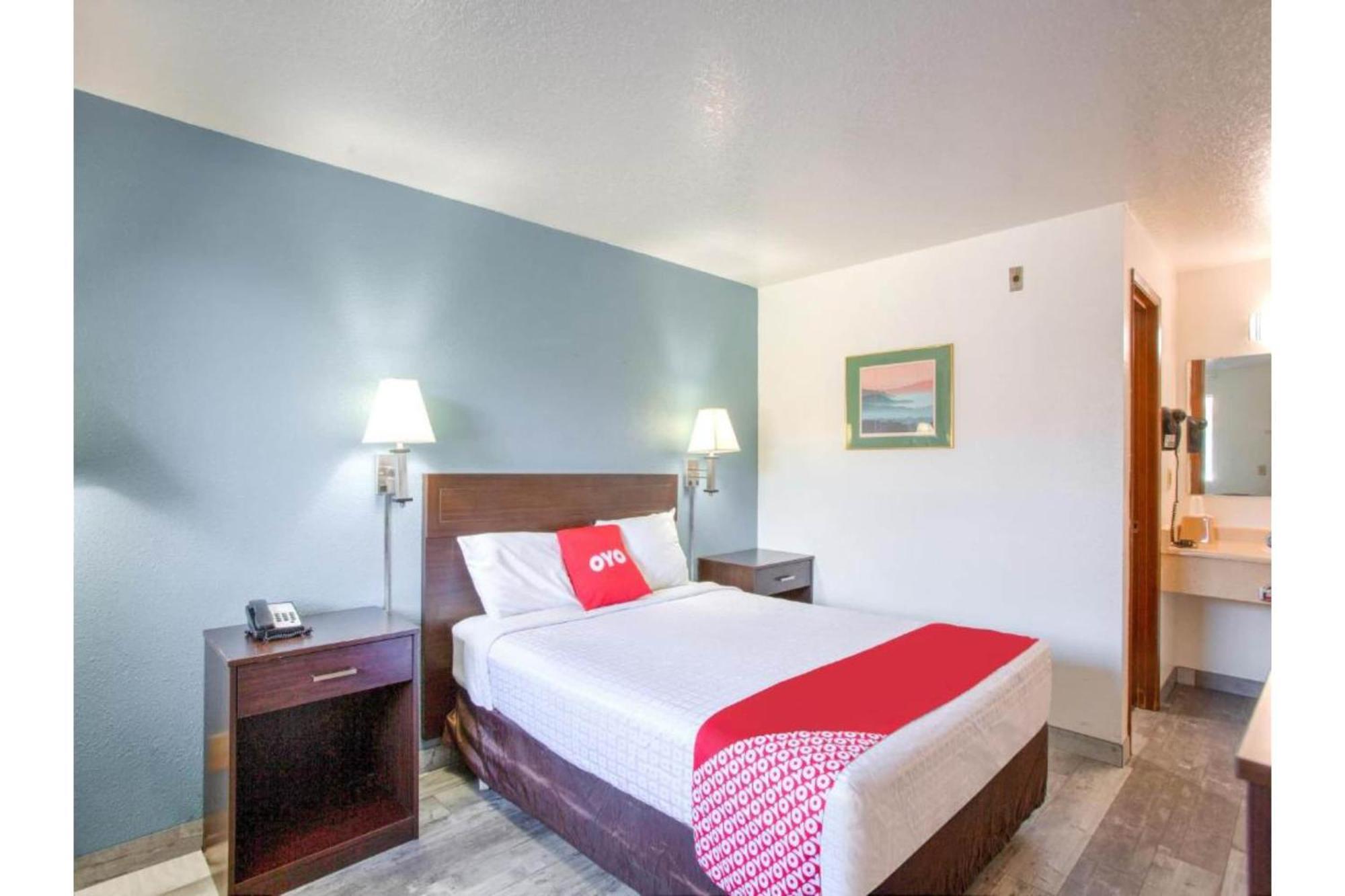 Oyo Woodland Hotel And Suites מראה חיצוני תמונה