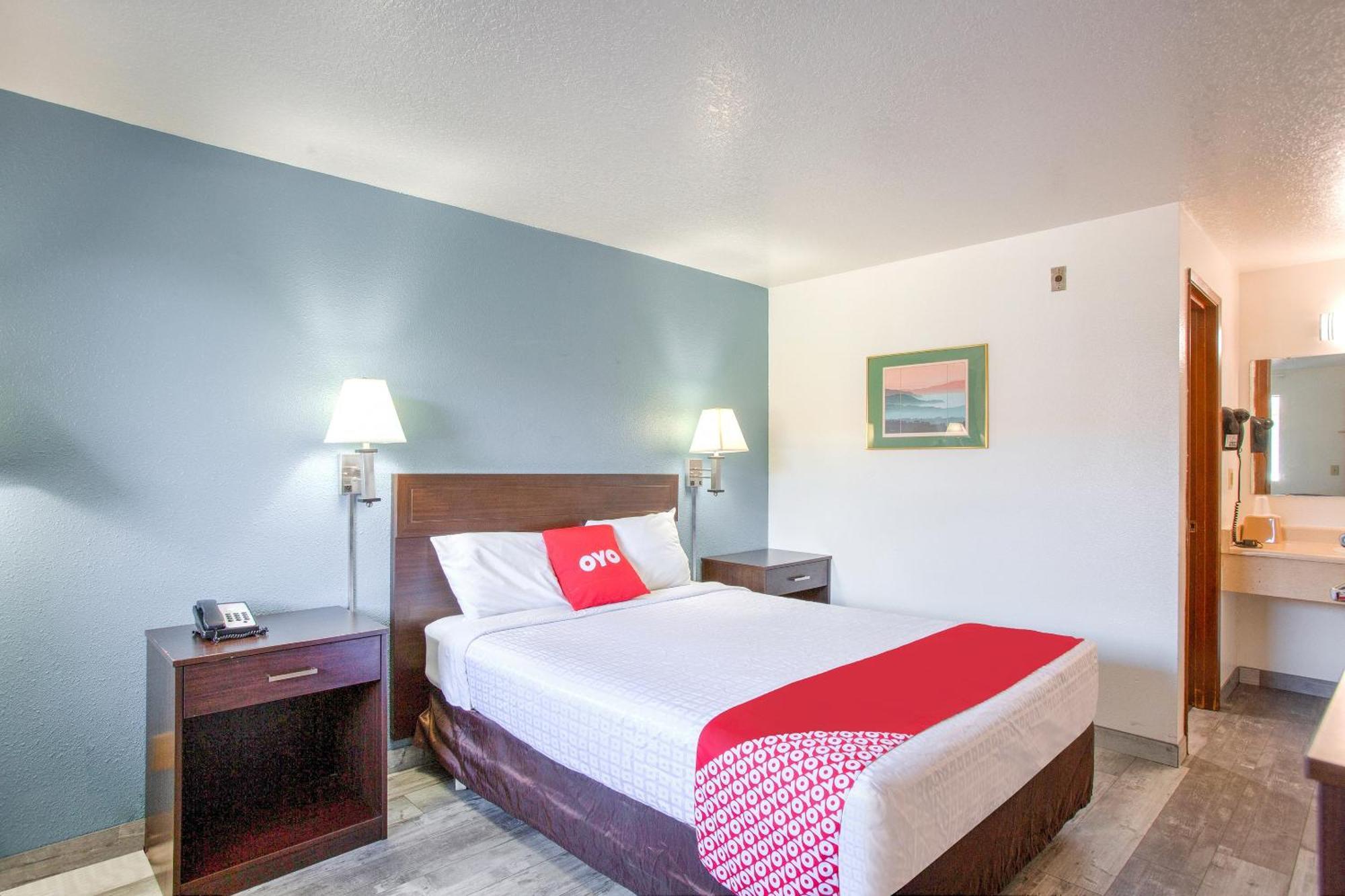 Oyo Woodland Hotel And Suites מראה חיצוני תמונה