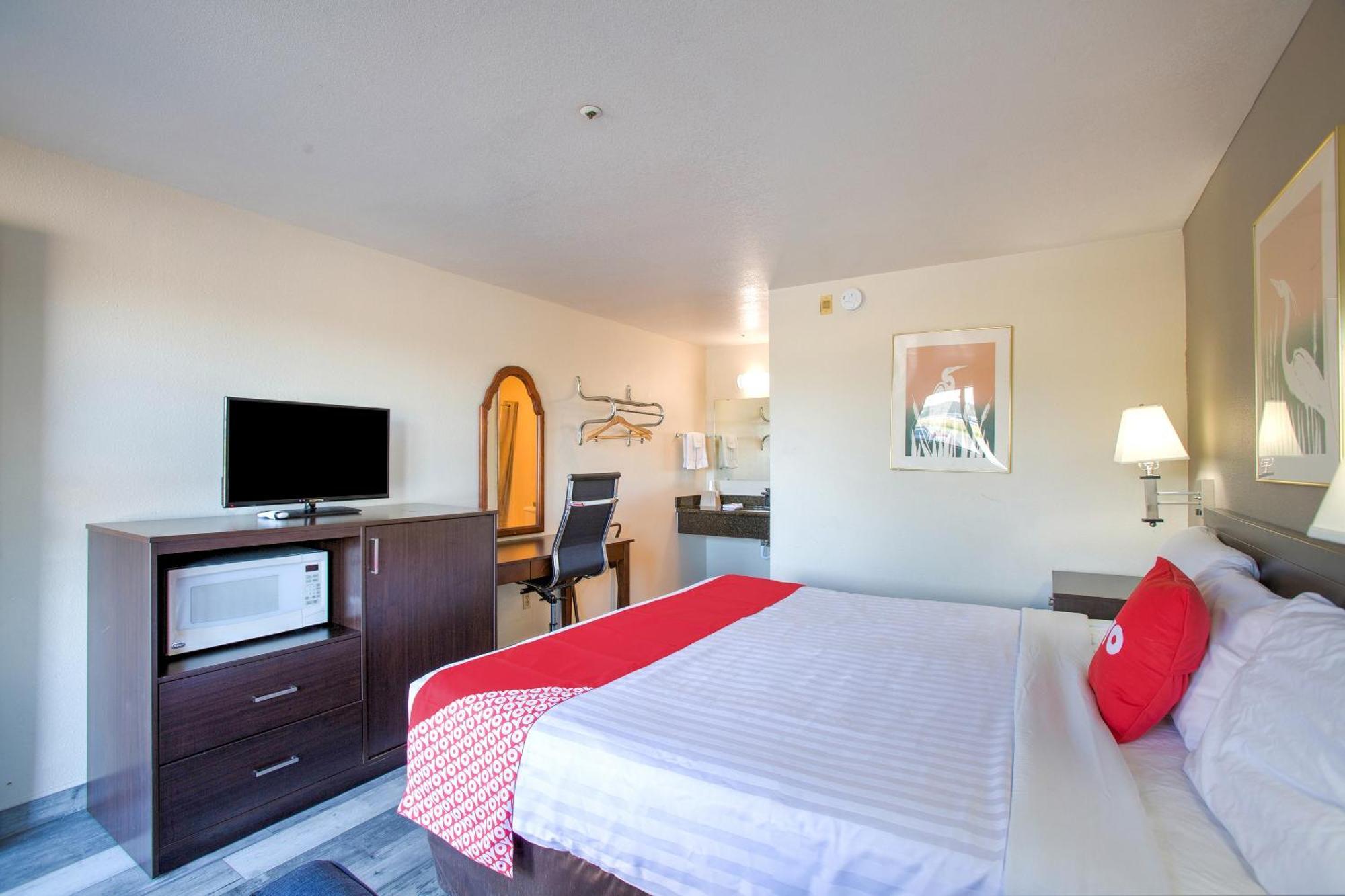 Oyo Woodland Hotel And Suites מראה חיצוני תמונה