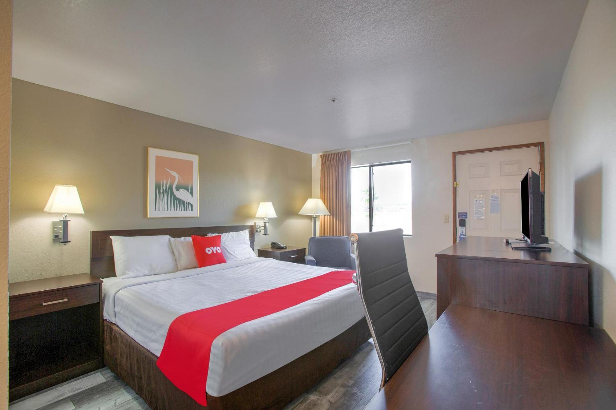 Oyo Woodland Hotel And Suites מראה חיצוני תמונה
