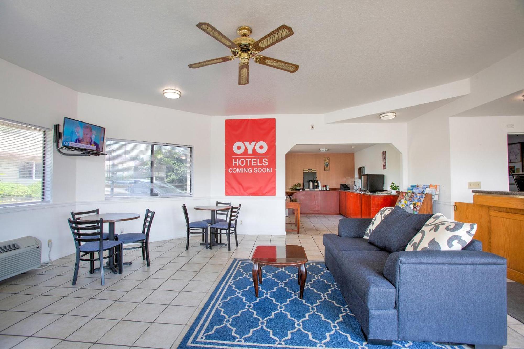 Oyo Woodland Hotel And Suites מראה חיצוני תמונה