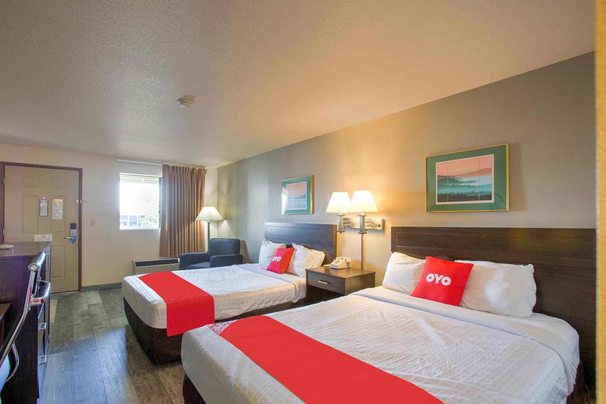 Oyo Woodland Hotel And Suites מראה חיצוני תמונה