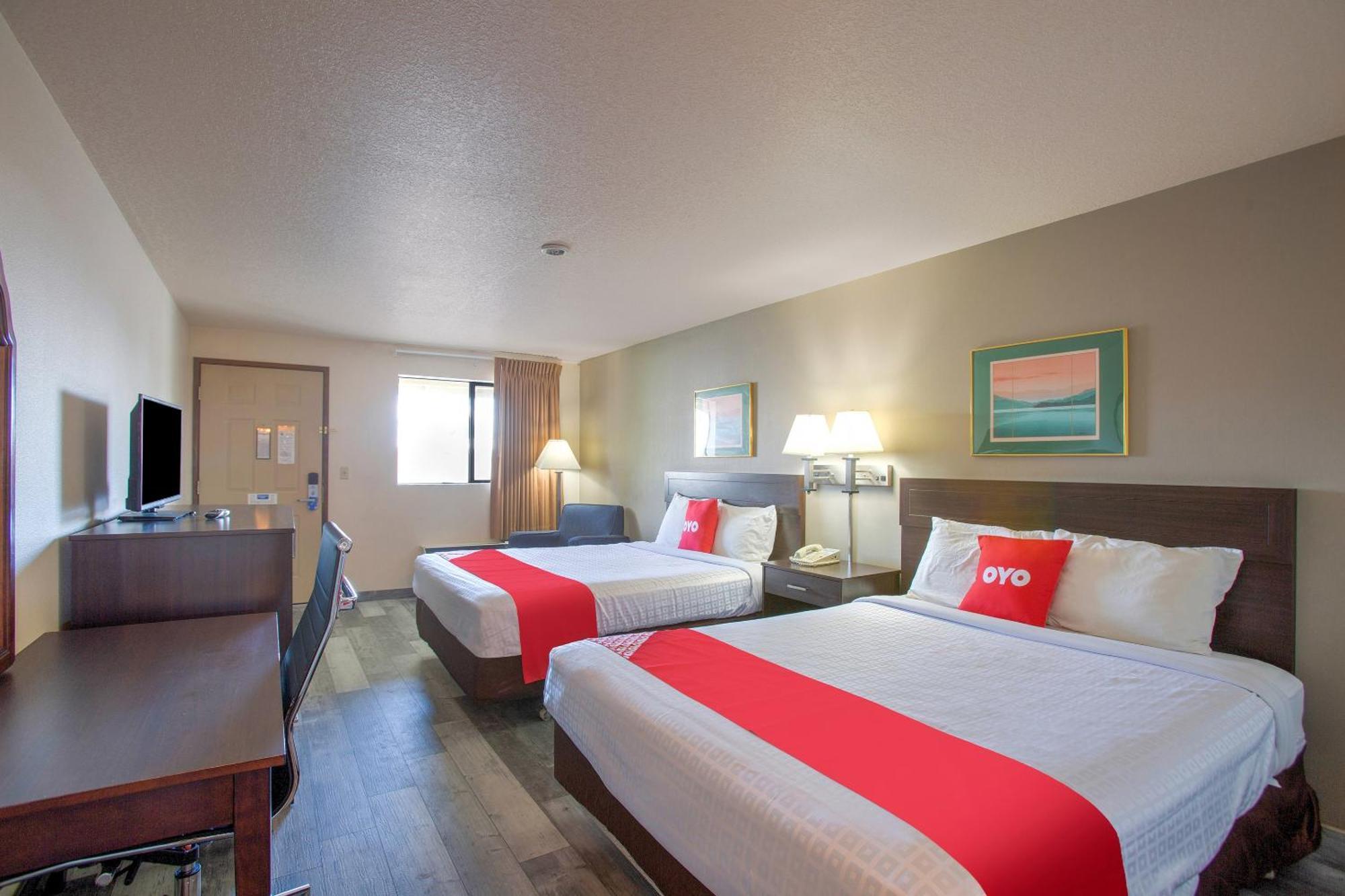 Oyo Woodland Hotel And Suites מראה חיצוני תמונה