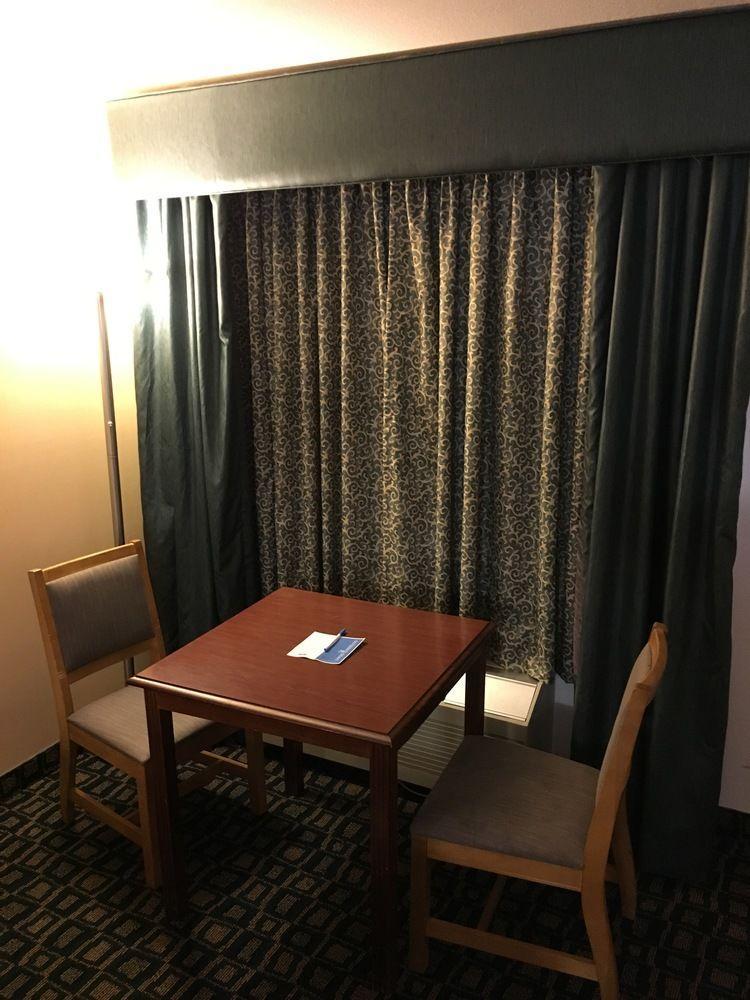 Oyo Woodland Hotel And Suites מראה חיצוני תמונה