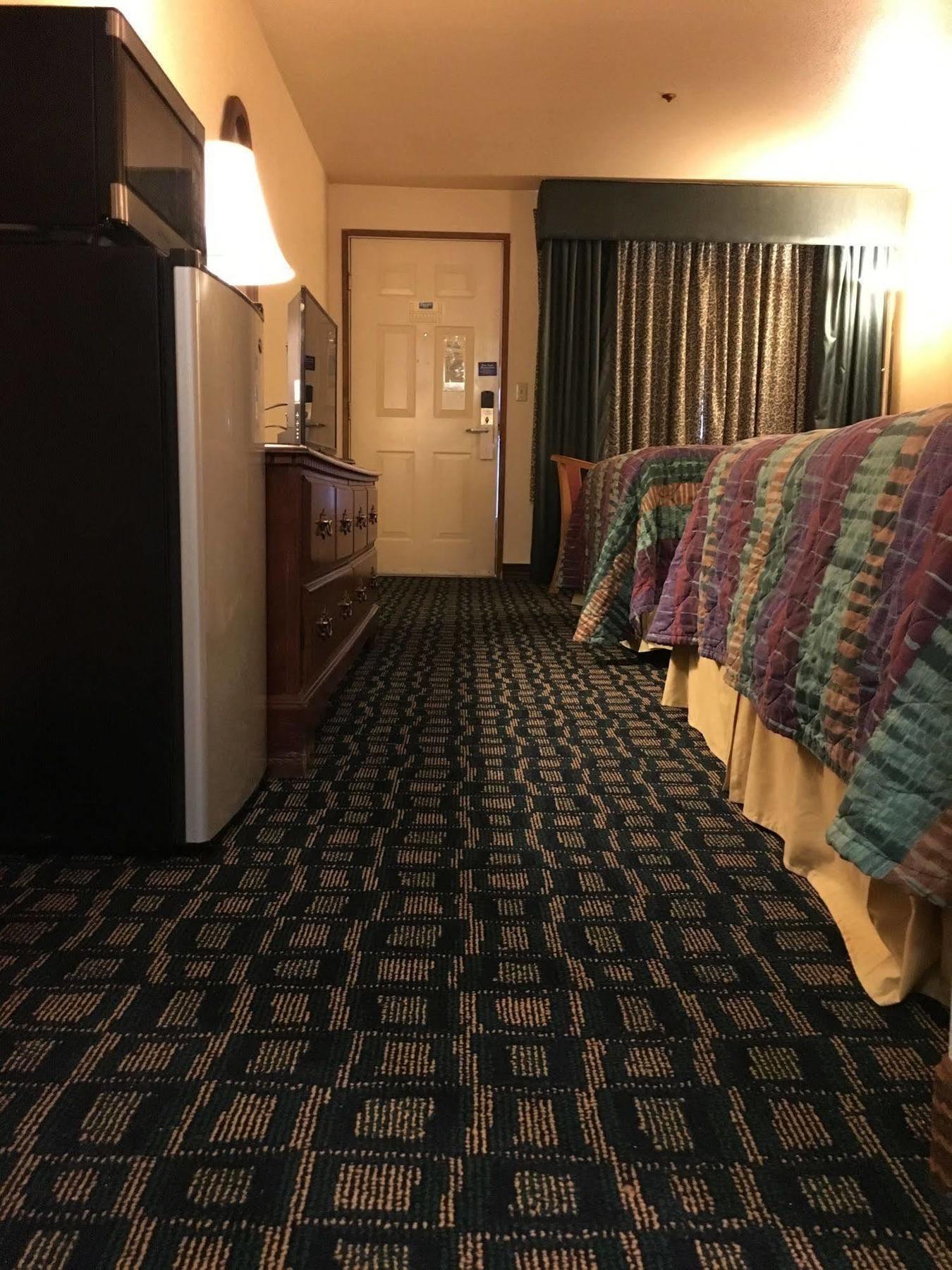 Oyo Woodland Hotel And Suites מראה חיצוני תמונה